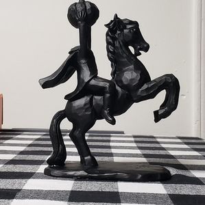 Headless Horseman statue